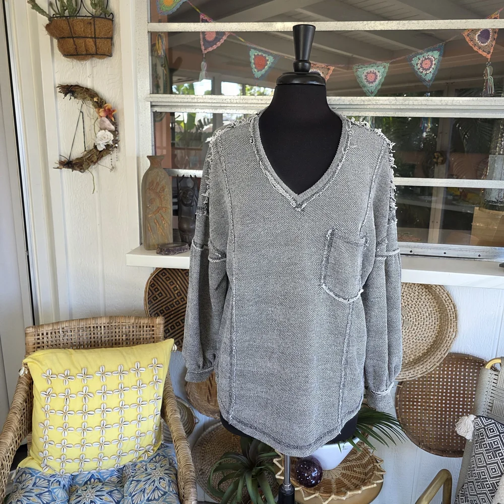 Mustard Seed Gray Distressed V-Neck Sweatshirt Cozy Fringe Pullover - Picture 6 of 13